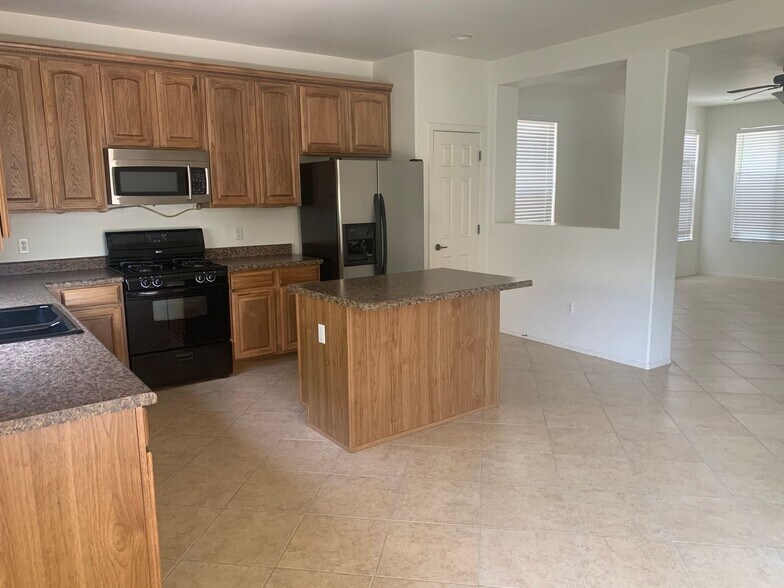 Building Photo - 7635 E Ocotillo Overlook Dr