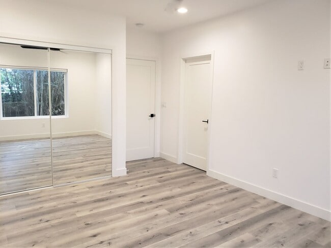 Building Photo - Newer Construction, 2BD/2BA House on Private Drive in Leucadia: Minutes to Beach, Town, YMCA!
