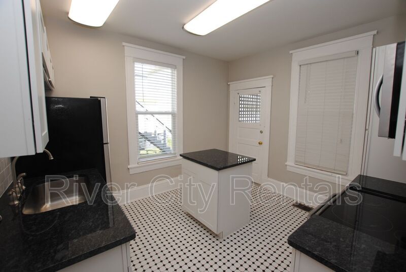 Building Photo - 1525 Osceola St