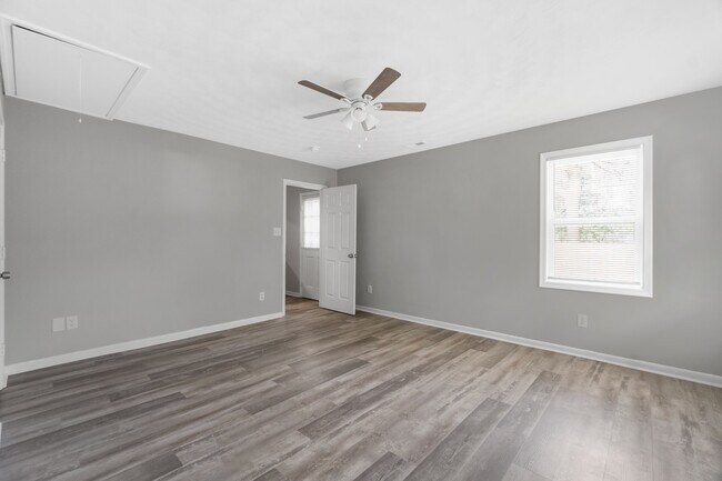 Building Photo - 328 Crisfield Rd