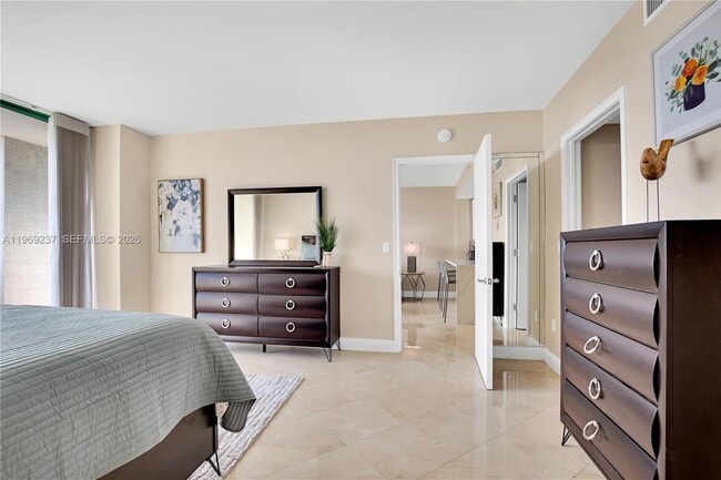 Building Photo - 3350 SW 27th Ave