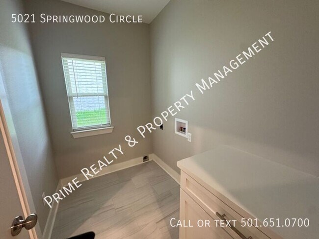 Building Photo - 5021 Springwood Cir