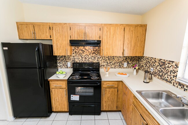 Building Photo - 588 Imperial Pl