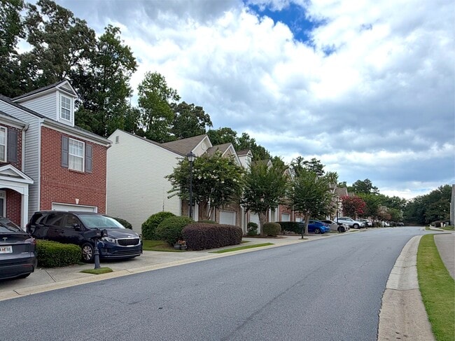 Building Photo - 3845 Grovemont Pl