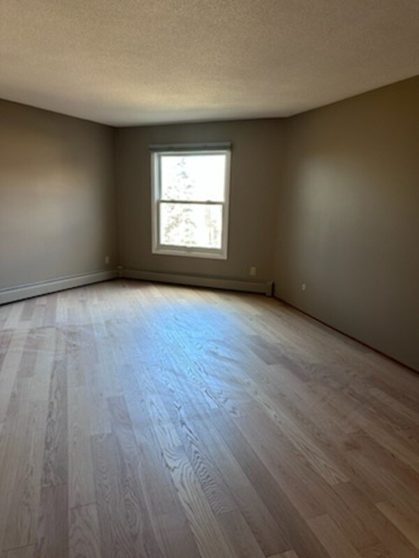 Building Photo - 2210 Midland Grove Rd