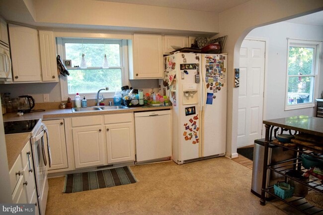 Building Photo - 43017 Fairgrounds Rd