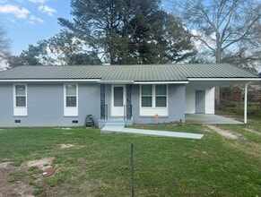 Building Photo - 3103 Lincoln Dr