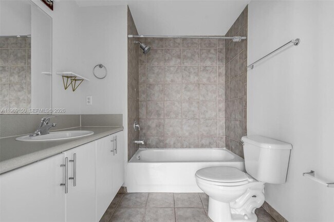 Building Photo - 455 NE 25th St