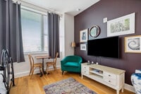 Building Photo - 925 Common St