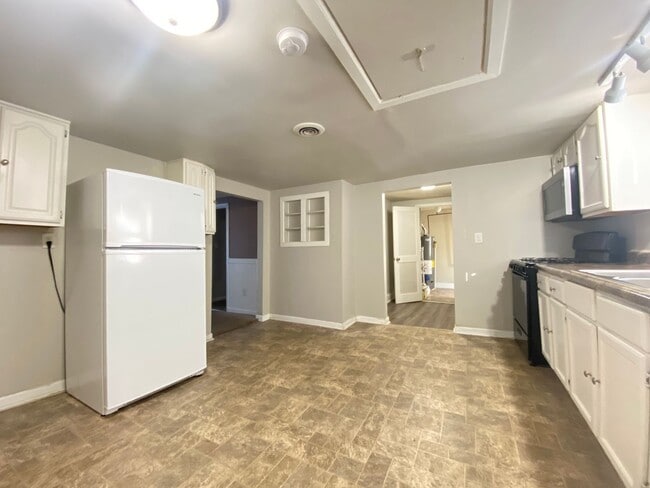 Building Photo - 3 Bedroom Home In Chesterton