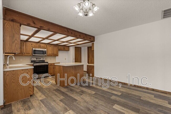 Building Photo - 630 S 276th E Ave