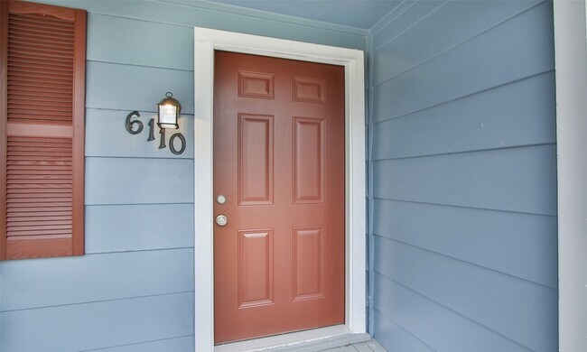 Building Photo - 6110 Glen Lee Dr