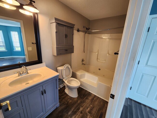 Building Photo - 4028 Challis Dr