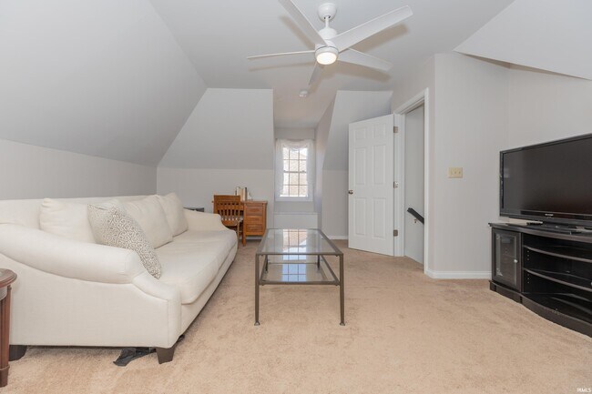 Building Photo - 2644 Waterstone Dr