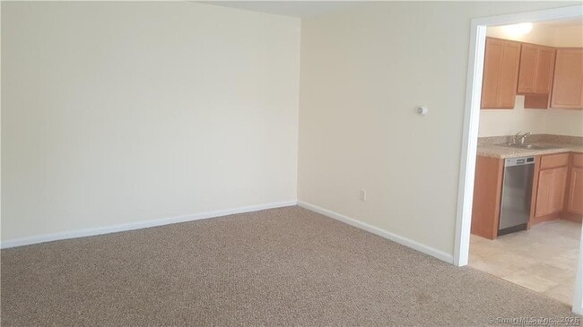 Building Photo - 28 Melba St