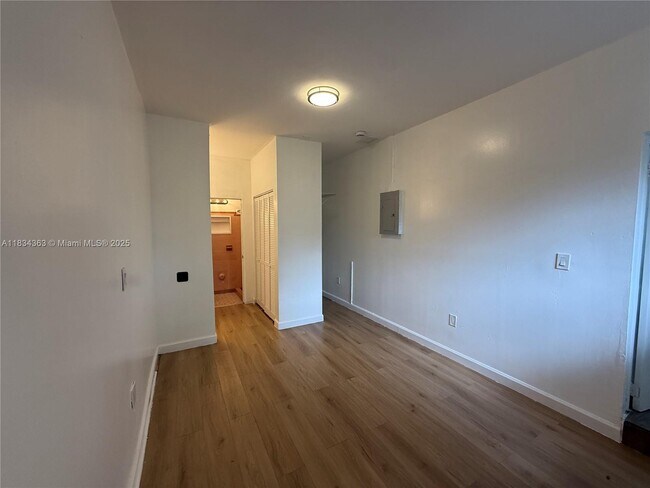 Building Photo - 955 NW 75th St