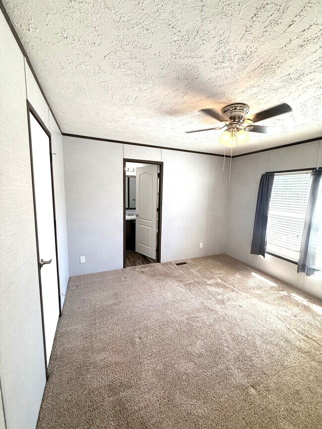 Building Photo - 141 Little River Bend