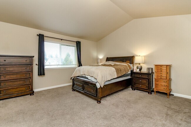 Building Photo - Beautiful Home in Highly Sought After Yelm...