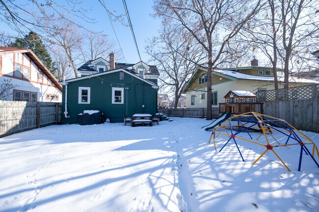 Building Photo - 3832 18th Ave S