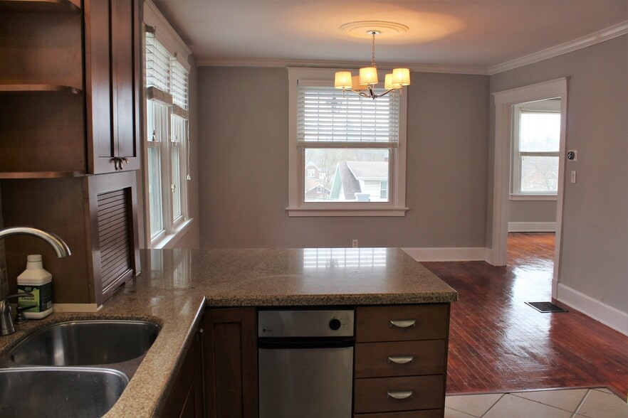 Building Photo - 116 North Street