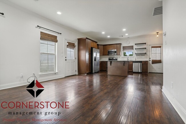 Building Photo - Cozy Cottage in the Heart of Gonzales!