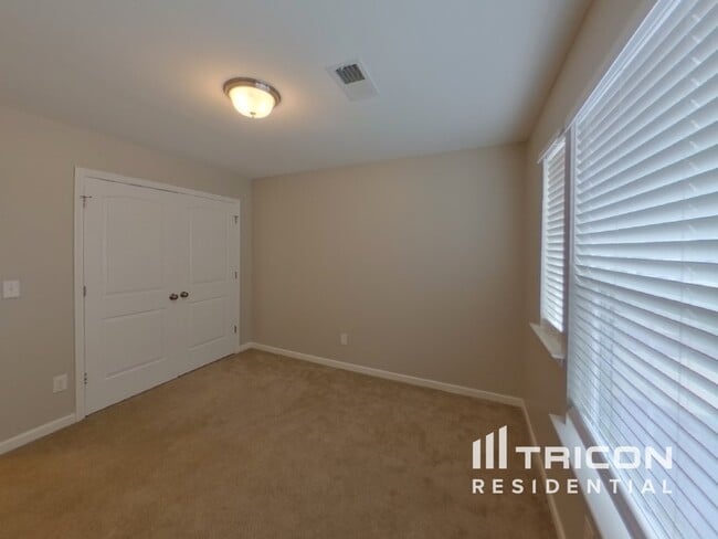 Building Photo - 962 Tuxford Trl