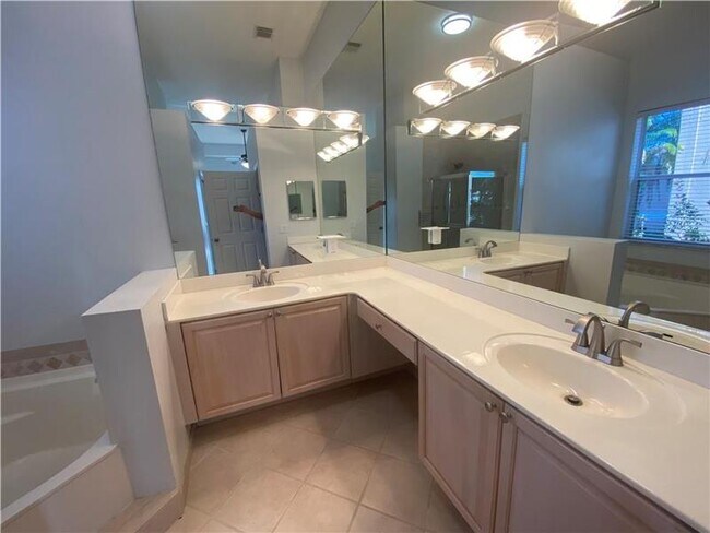 Building Photo - 327 SW 188th Terrace