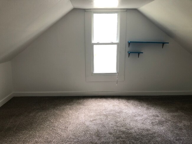 Building Photo - 4 bedroom, 1 bath. Dogs Ok, Remodeled in 2020, Laundry Hookups and Fenced Yard