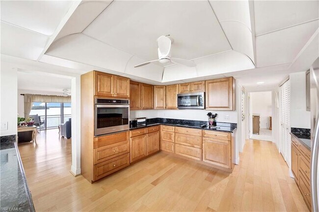 Building Photo - 330 Kon Tiki Dr
