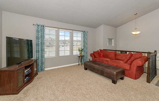 Building Photo - AVAILABLE NOW!