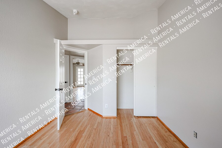 Building Photo - 18433 N 56th Dr