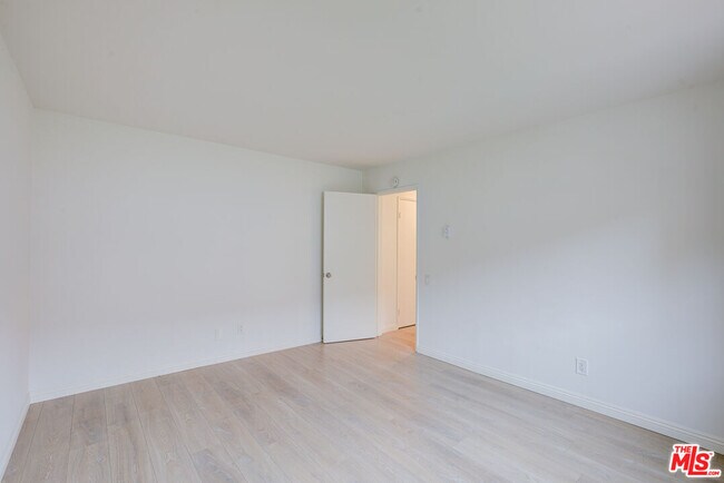 Building Photo - 2020 Graham Ave