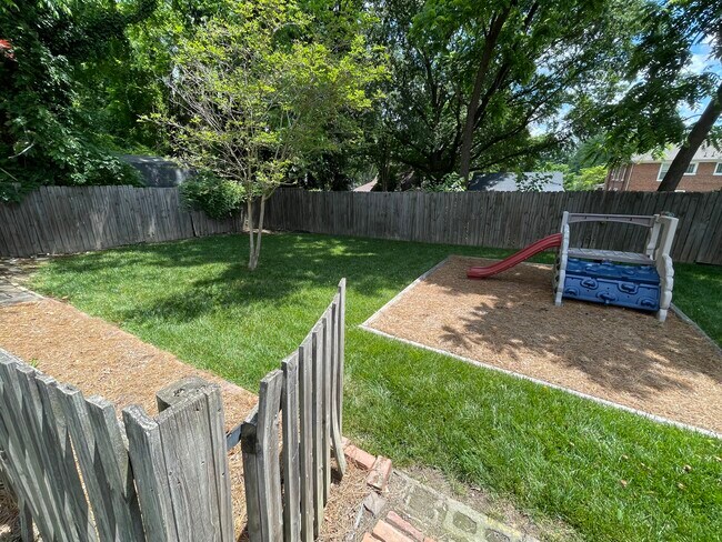 Building Photo - 845 Watson Ave