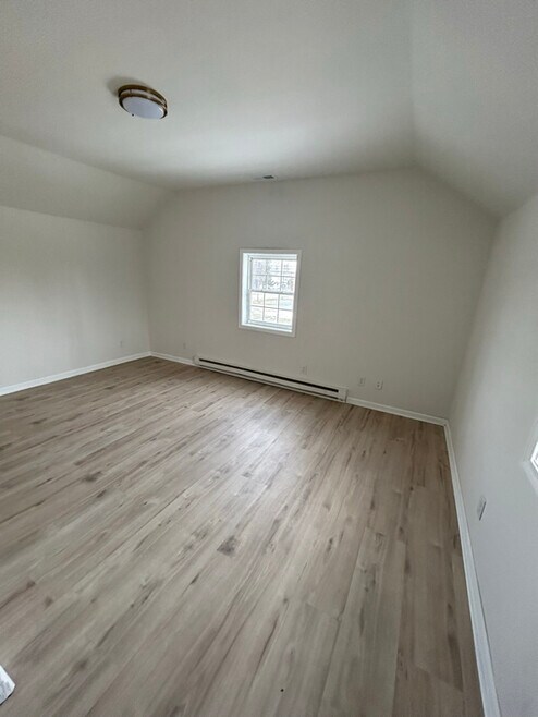 Building Photo - 779 Silver St