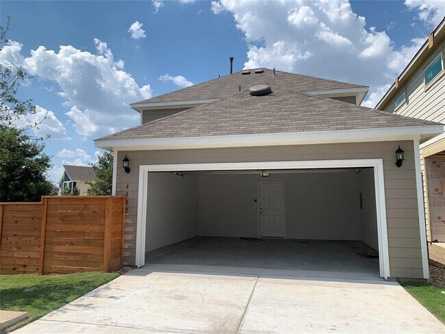 Building Photo - 4802 Star Jasmine Dr