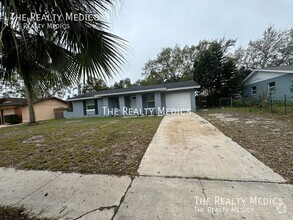 Building Photo - Available March 17th! Charming 3-Bedroom H...