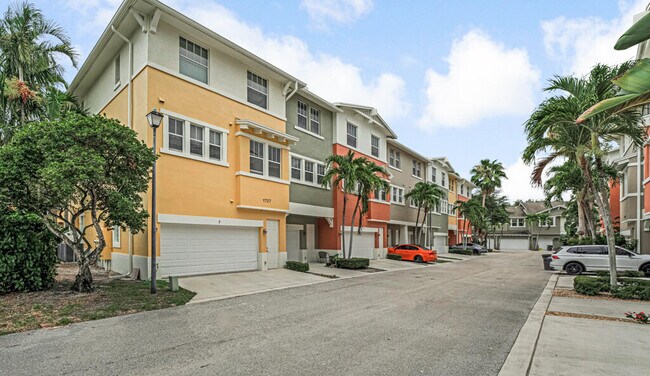 Building Photo - 1727 San Benito Way