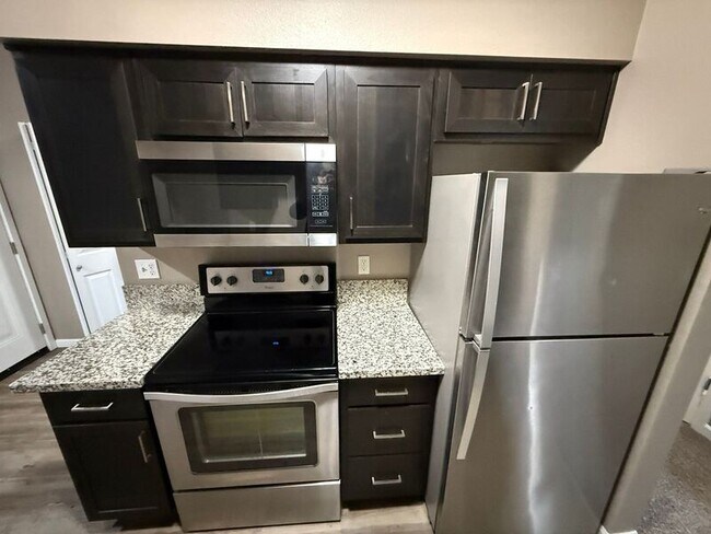 Building Photo - 4255 Hawthorne Ave NE