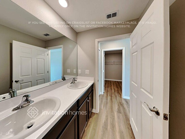 Building Photo - 16055 Alcira Cir