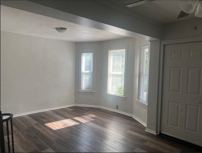 Building Photo - 3664 W 48th St