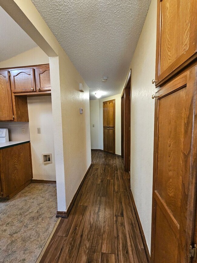 Building Photo - 2116 Westmore Dr