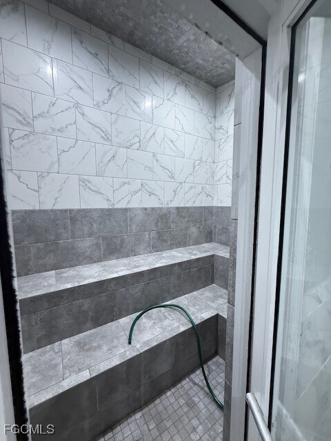 Building Photo - 8350 Trentwood Ct