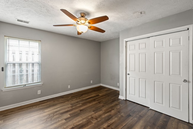Building Photo - 1576 Chariot Dr