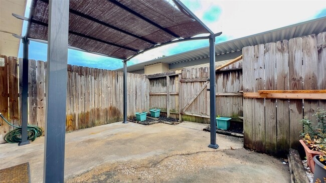 Building Photo - 6438 Alisa Ln