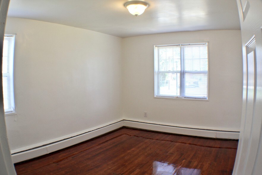 Building Photo - 1541 Park Blvd