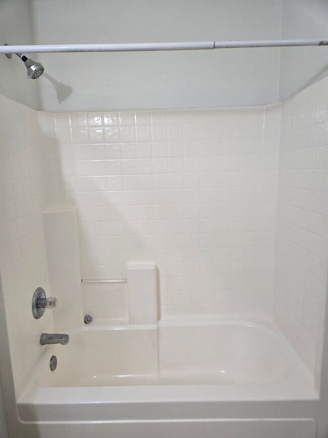 Building Photo - 3 bed, 2 bath in Surprise
