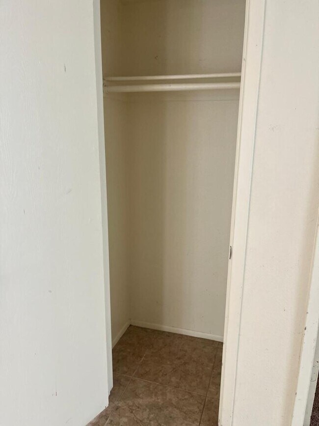 Building Photo - 3119 W Cochise Dr