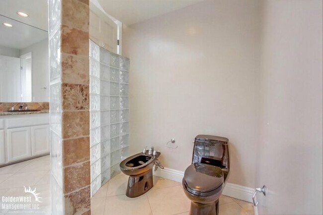 Building Photo - Bright & Spacious 4Bdm 3Ba Home in San Diego!