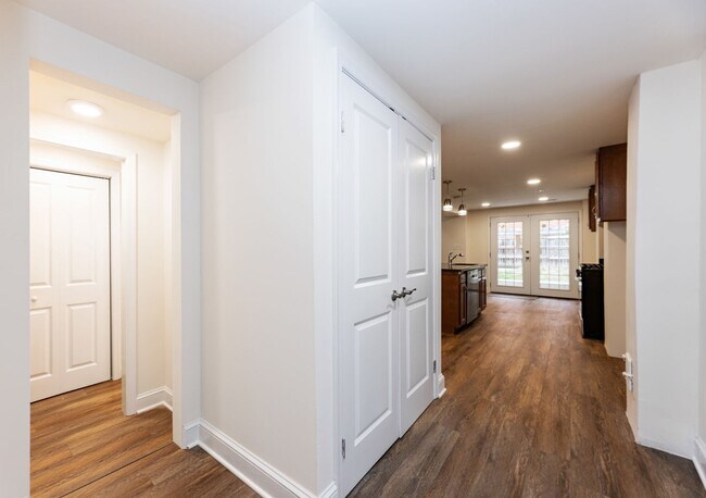 Building Photo - 1916 Eutaw Pl