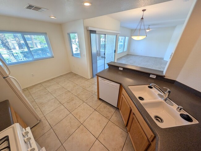 Building Photo - 820 Titan Peak Pl